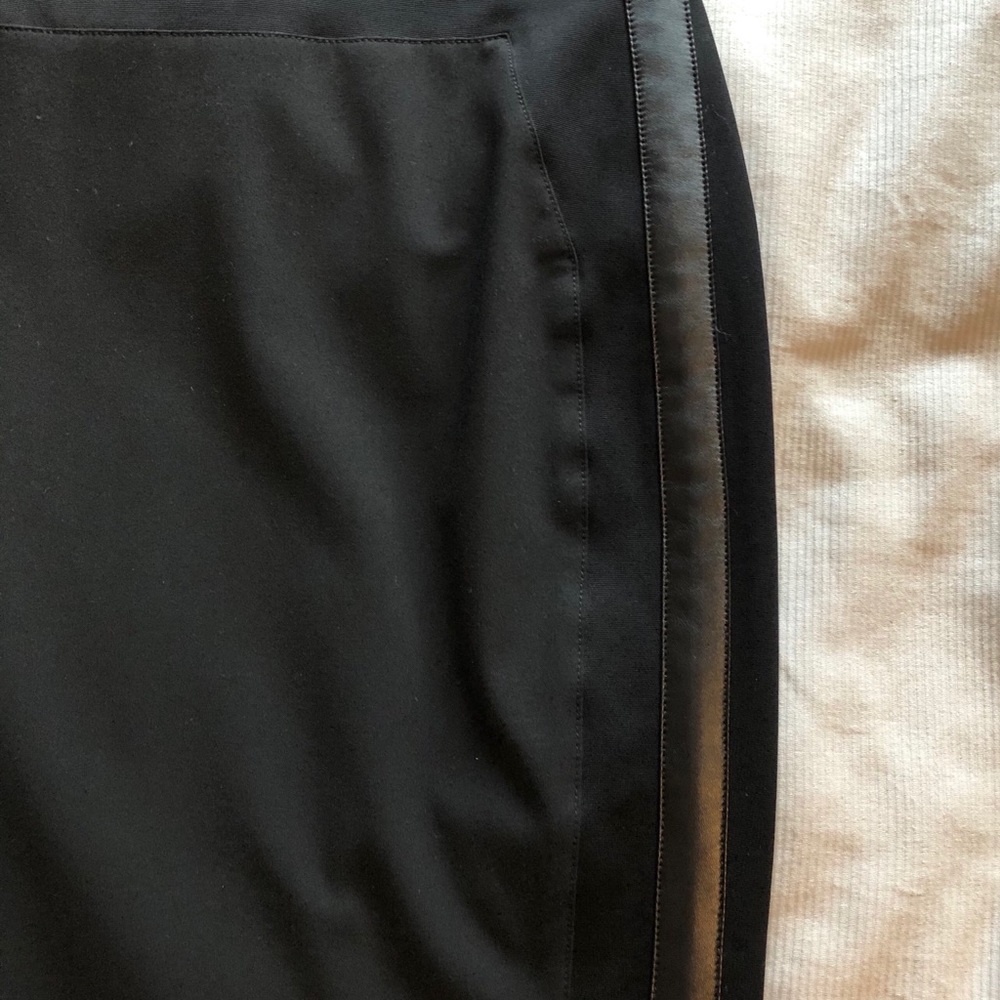 Bebe skirt